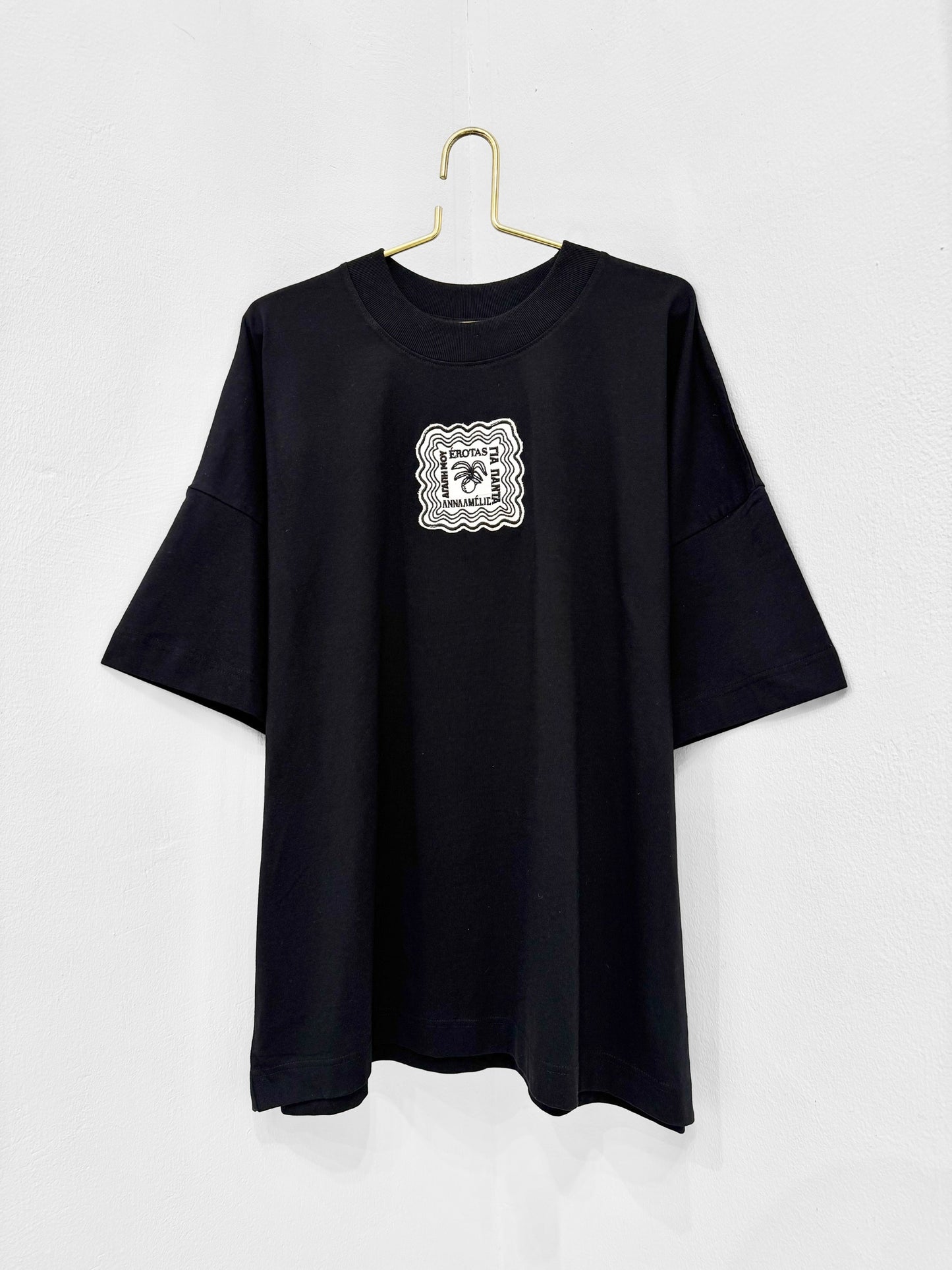 EMBROIDERED PATCH T-SHIRT - UNIQUE SPECIAL EDITION | BLACK