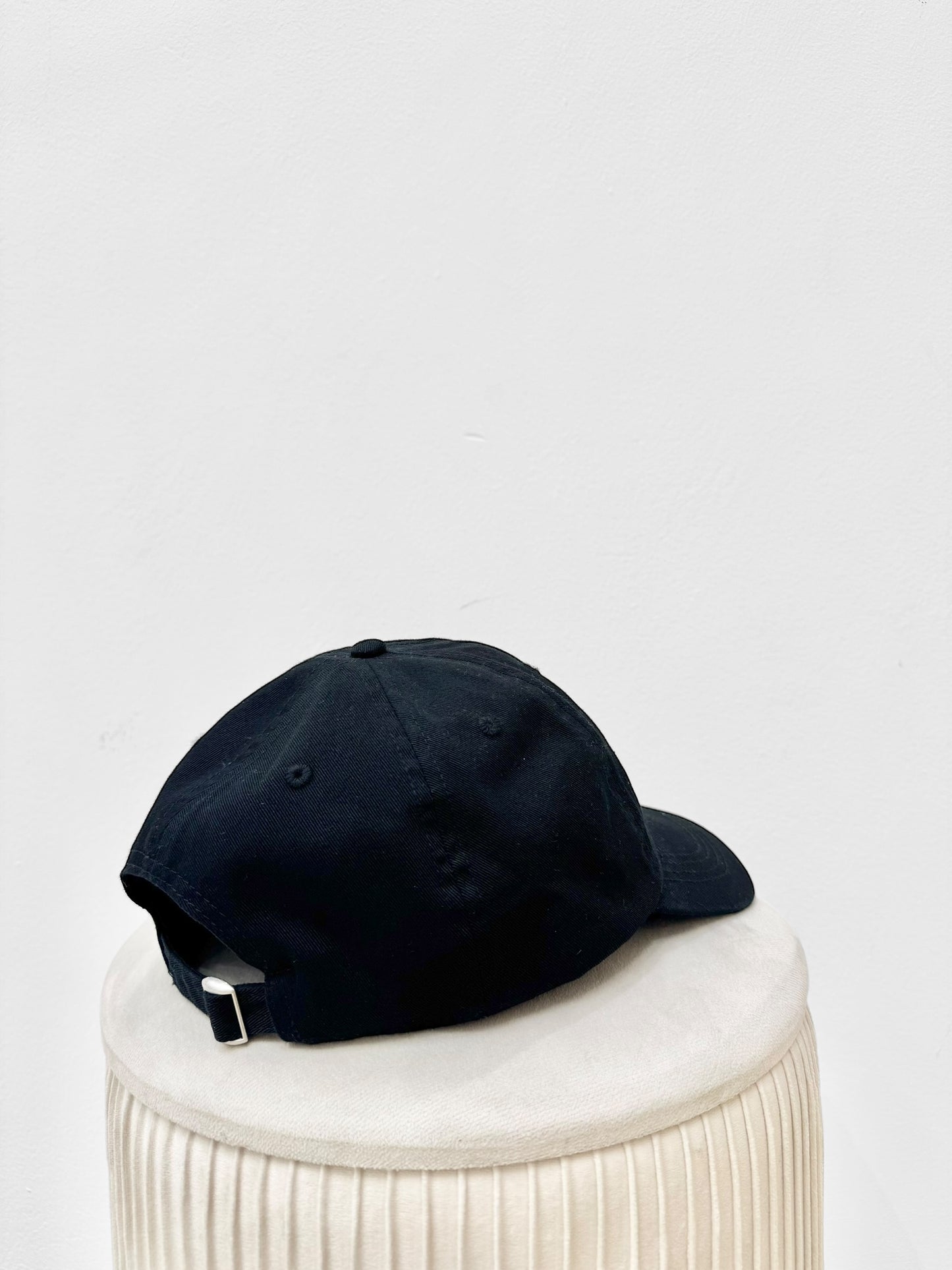 VRYSI BASEBALL CAP - “GREEK LOVERS CLUB” | BLACK